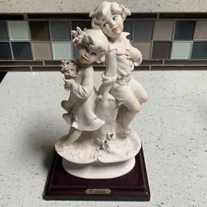 Vintage 1991 Giuseppe Armani Boy Girl in Love Figurine Italy Excellent Condition